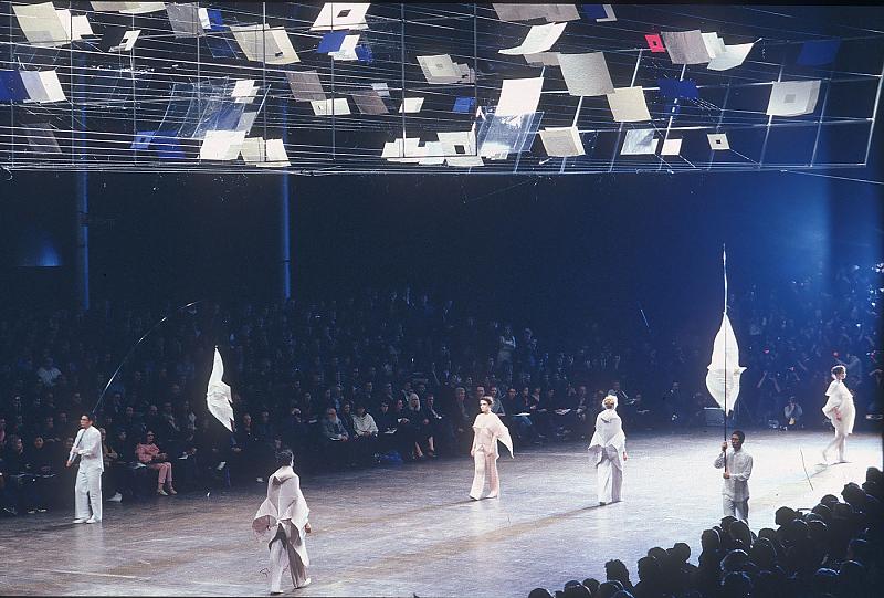 Ingo Maurer: Ingo Maurer: Issey Miyake Fashion Show